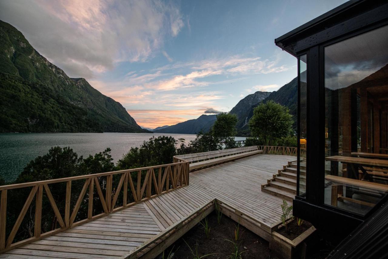 Tawa Refugio Del Puelo Hotel Puelo River Екстериор снимка